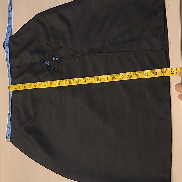LIKE NEW VTG Urban Works Embroidered and Sequined Flor Side Slit Skirt - Picture 10 of 10